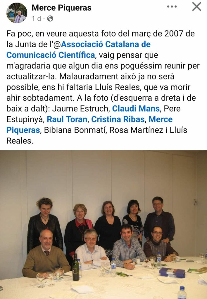 Fotografía de la Junta de l'ACCC del març del 2007 publicada per Mercè Piqueras al seu compte de Facebook. D'esquerra a dreta i de baix a dalt: Jaume Estruch, Claudi Mans, Pere Estupinyà, Raul Toran, Cristina Ribas, Mercè Piqueras, Bibiana Bonmatí, Rosa Martínez i Lluís Reales.